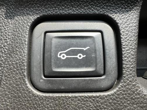 2022 GMC Acadia FWD SLT
