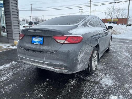 2016 Chrysler 200 Limited