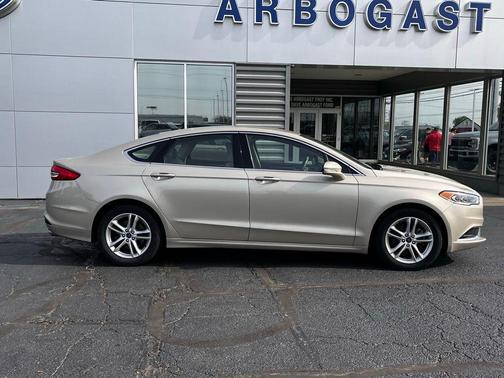 White Gold 2018 Ford Fusion SE