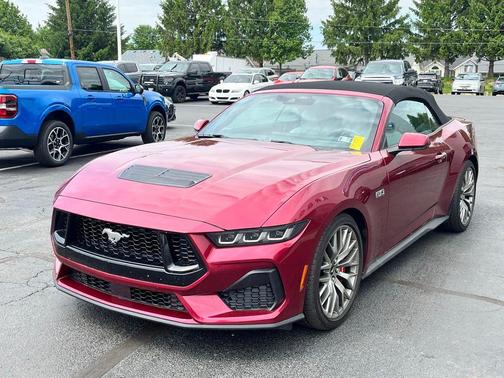 Molten Magenta Metallic Tri-coat 2025 Ford Mustang GT Premium