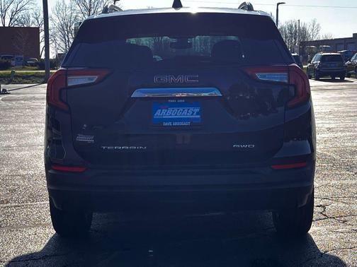 Ebony Twilight Metallic 2022 GMC Terrain SLE