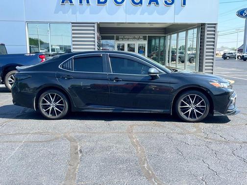 Midnight Black Metallic 2024 Toyota Camry SE