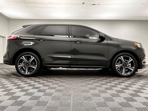 2023 Ford Edge ST