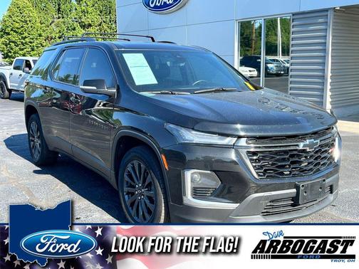 Mosaic Black Metallic 2023 Chevrolet Traverse RS