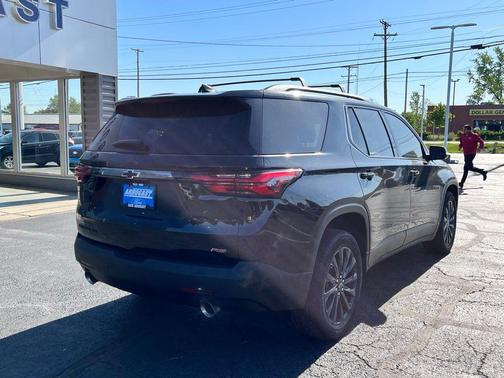 Mosaic Black Metallic 2023 Chevrolet Traverse RS