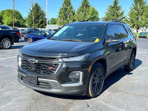 Mosaic Black Metallic 2023 Chevrolet Traverse RS