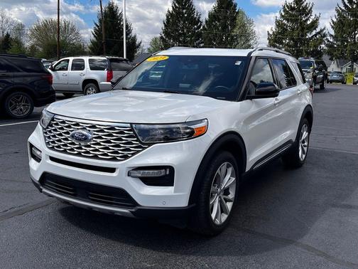Star White Metallic Tri-Coat 2023 Ford Explorer Platinum