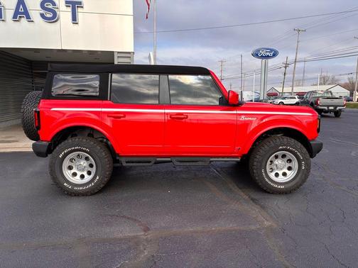 2023 Ford Bronco Outer Banks