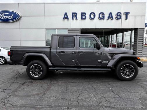 Granite Crystal Metallic Clearcoat 2022 Jeep Gladiator Overland