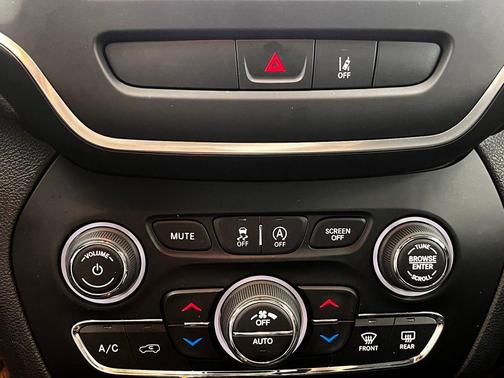 2022 Jeep Cherokee Latitude Lux