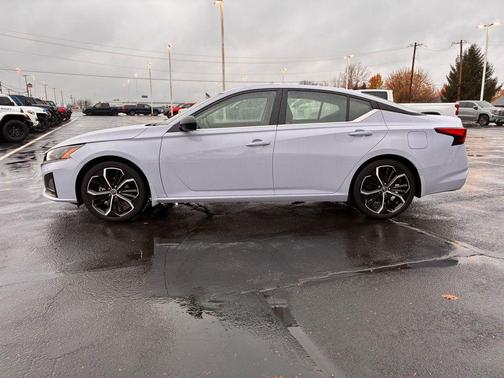 2024 Nissan Altima SR FWD