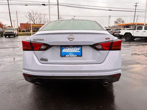 2024 Nissan Altima SR FWD