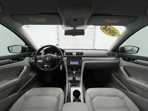 2014 Volkswagen Passat 1.8T Auto SE