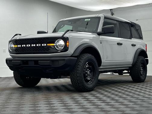 Avalanche Gray 2026 Ford Bronco Big Bend