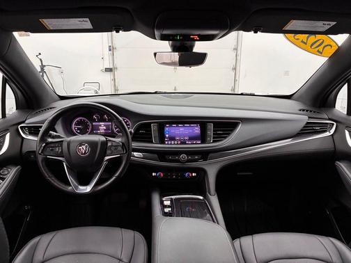 2023 Buick Enclave Essence FWD