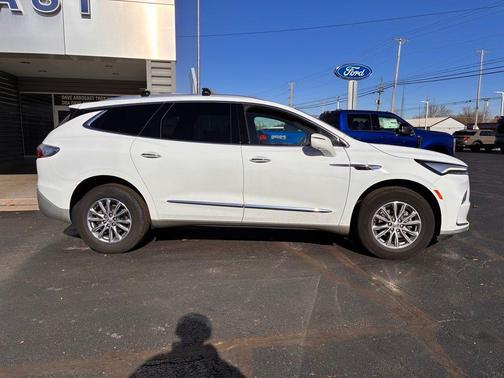 2023 Buick Enclave Essence FWD