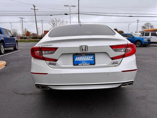 2020 Honda Accord Touring 2.0T
