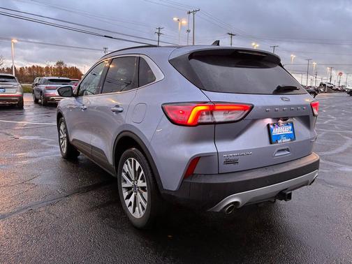 2022 Ford Escape Titanium