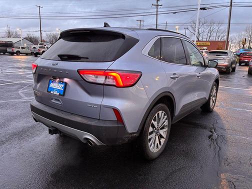 2022 Ford Escape Titanium