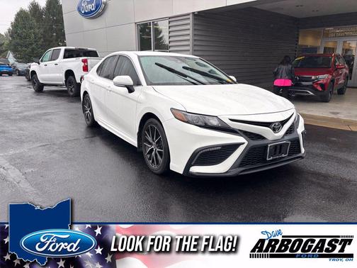 Ice Cap 2024 Toyota Camry SE
