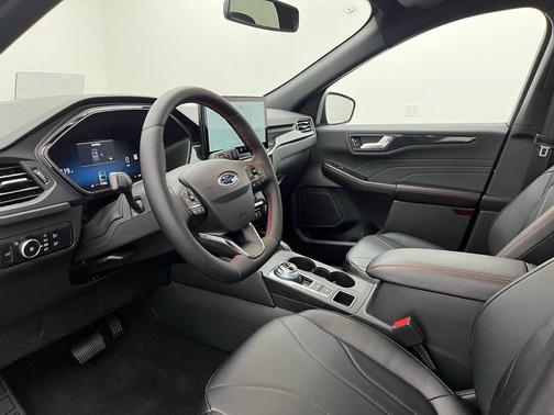 2025 Ford Escape ST-Line Elite