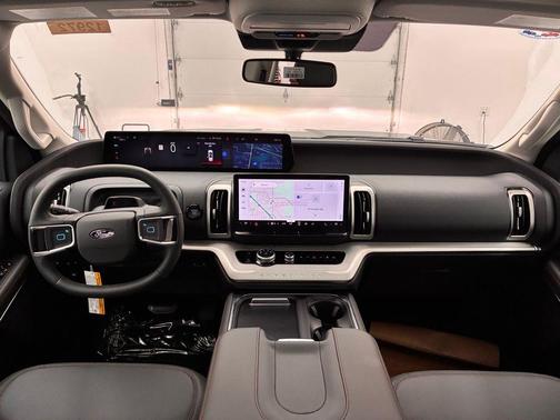 2025 Ford Expedition Max Active 4x4