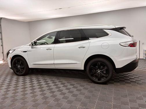 2023 Buick Enclave Essence FWD