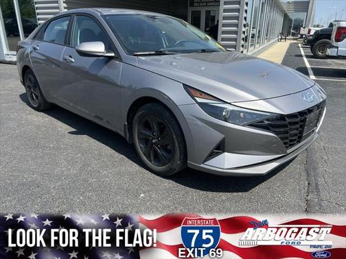 2021 Hyundai ELANTRA SEL