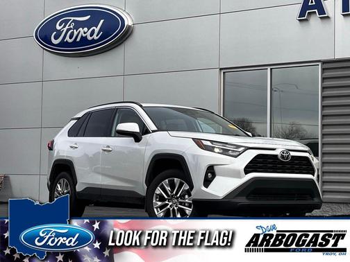 2025 Toyota RAV4 XLE Premium