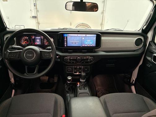 2024 Jeep Gladiator Nighthawk