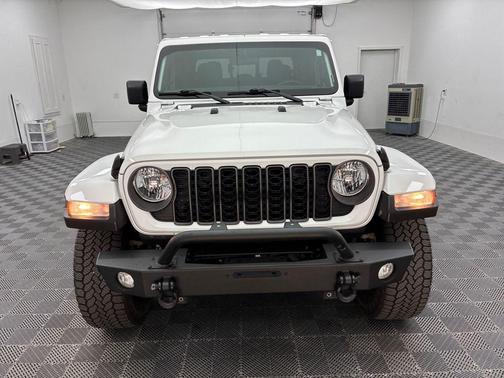 2024 Jeep Gladiator Nighthawk