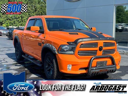 Brilliant Black Crystal Pearlcoat 2017 RAM 1500 Sport