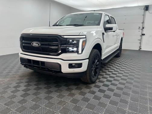 Star White Metallic Tri-Coat 2026 Ford F-150 Lariat