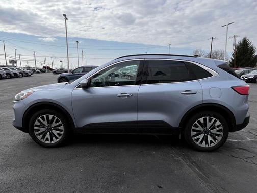 Blue Silver Metallic 2022 Ford Escape Titanium