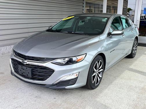 Sterling Gray Metallic 2023 Chevrolet Malibu FWD RS
