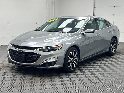 Sterling Gray Metallic 2023 Chevrolet Malibu FWD RS