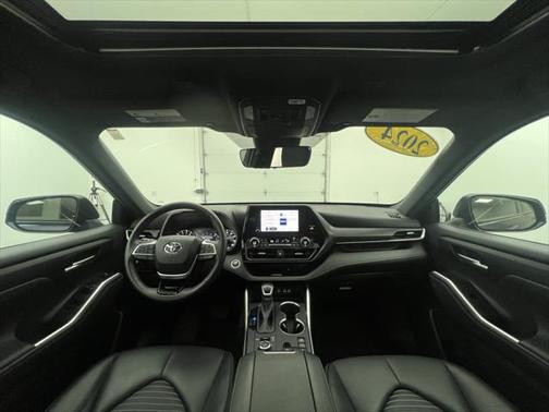 2024 Toyota Highlander XSE
