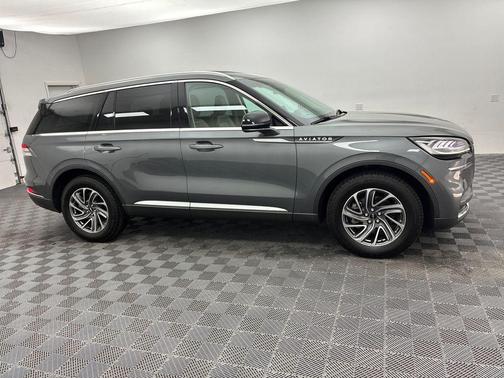 2023 Lincoln Aviator Standard AWD