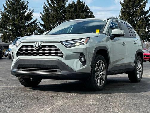 2022 Toyota RAV4 XLE Premium