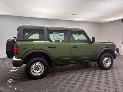 2025 Ford Bronco Base