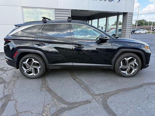 Black Pearl 2024 Hyundai TUCSON Limited