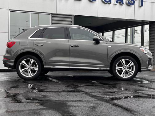 2023 Audi Q3 45 S line Premium Plus