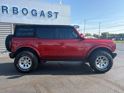 Hot Pepper Red Metallic Tinted Clearcoat 2023 Ford Bronco Outer Banks