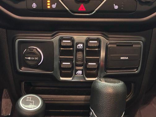 2021 Jeep Gladiator Willys 4x4