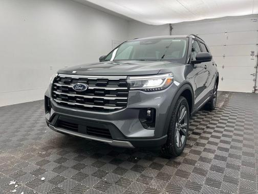 Carbonized Gray Metallic 2026 Ford Explorer Active w/200A Pkg