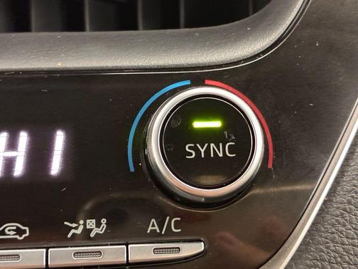 2022 Toyota Corolla Cross XLE