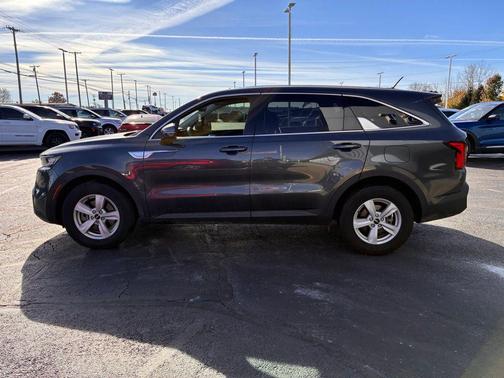 2022 Kia Sorento LX