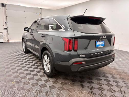 2022 Kia Sorento LX