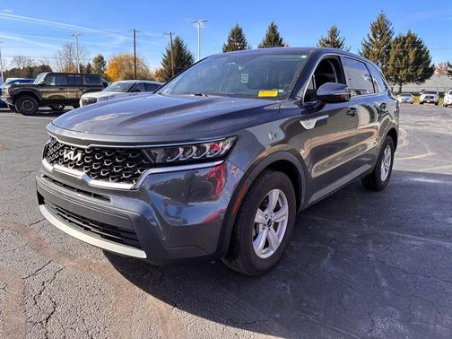 2022 Kia Sorento LX