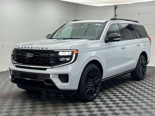 Space Silver Metallic 2026 Ford Expedition Platinum